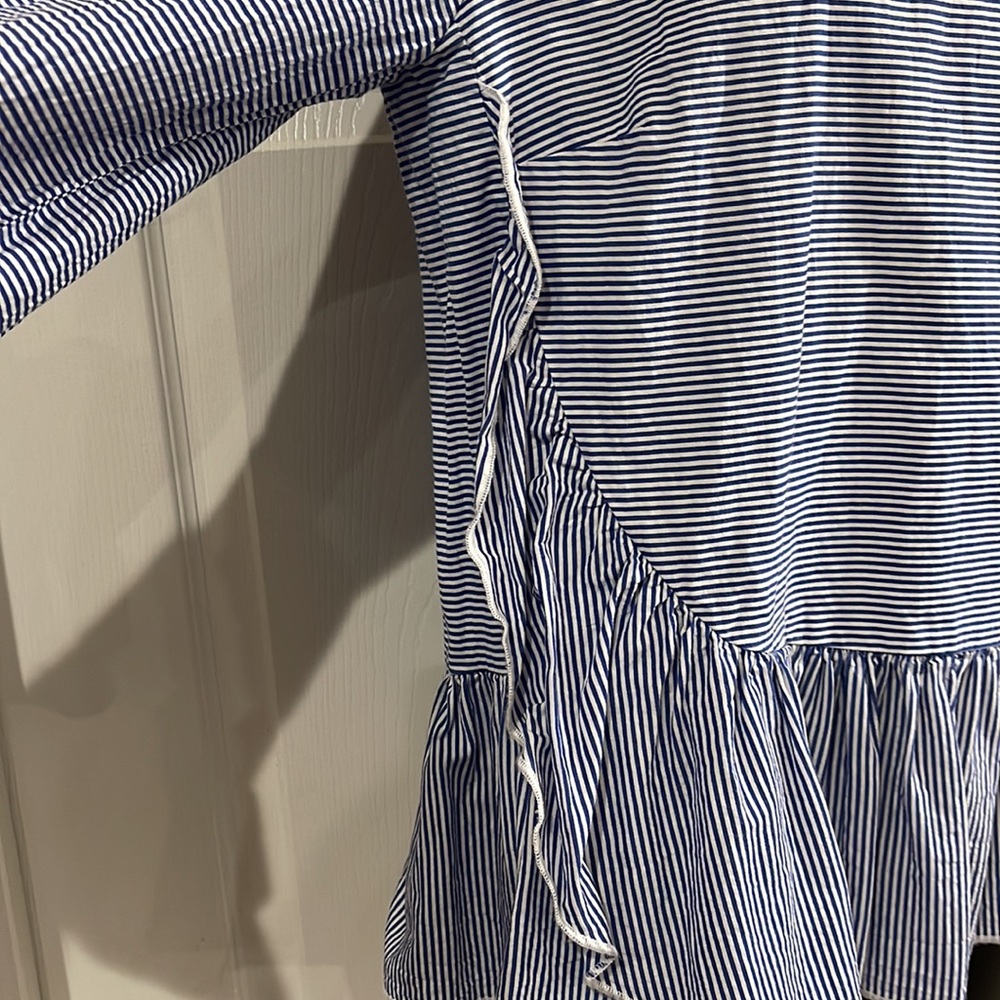 Crown & Ivy Size Medium Blue and White Pinstriped. - Picture 3 of 8